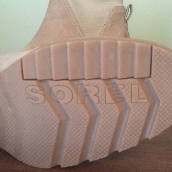 Sorel Boots - Picture 3 of 10